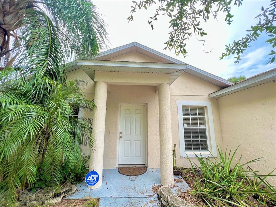 For Rent: $1,800 (3 beds, 2 baths, 1053 Square Feet)