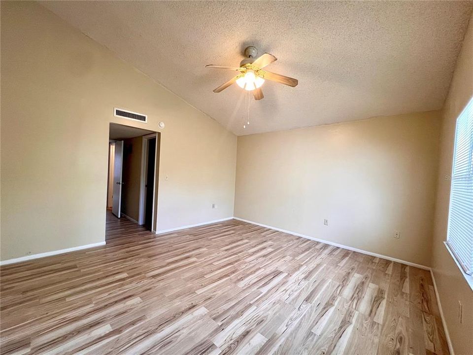 For Rent: $1,700 (2 beds, 2 baths, 1034 Square Feet)