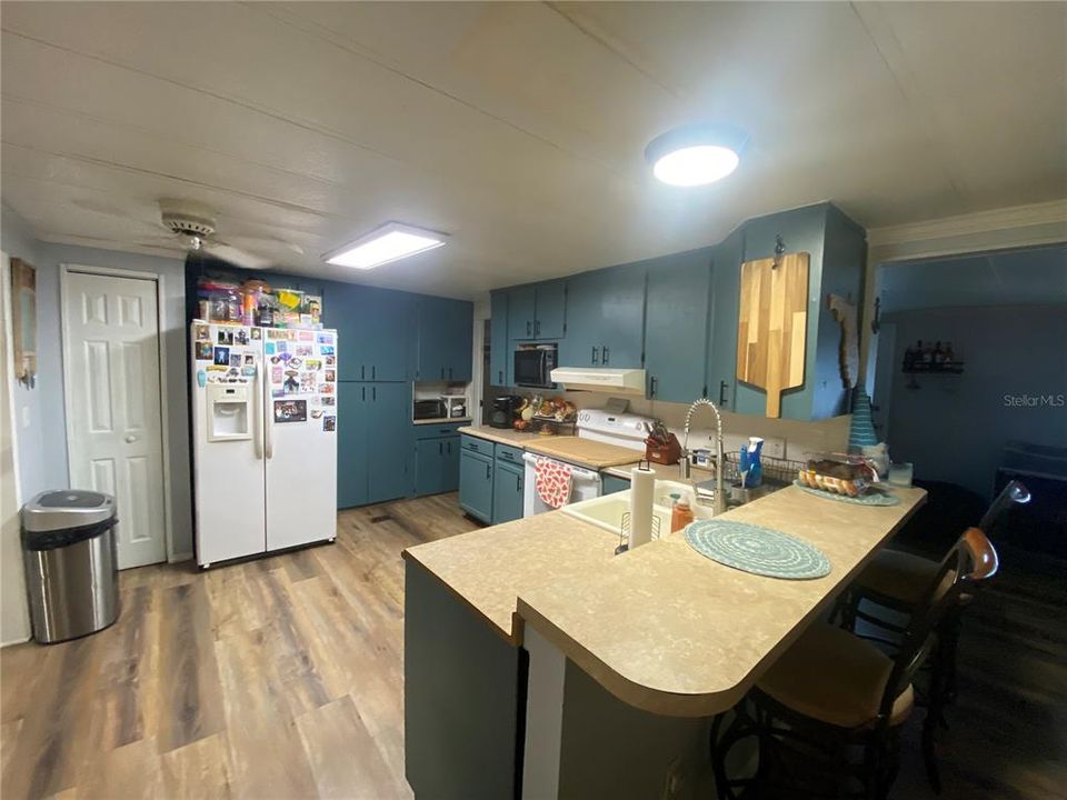 For Sale: $123,000 (4 beds, 2 baths, 1950 Square Feet)