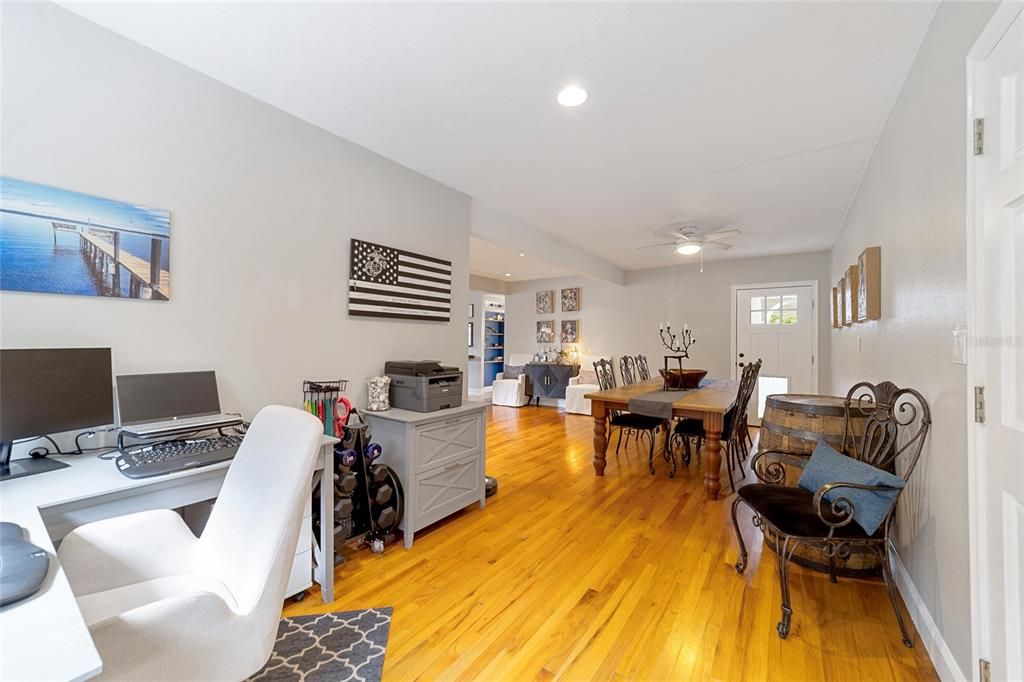 For Sale: $394,900 (2 beds, 2 baths, 1584 Square Feet)