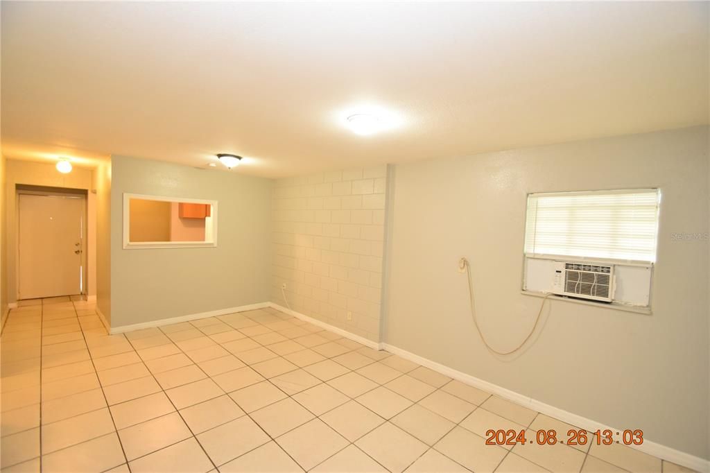 For Rent: $1,195 (2 beds, 1 baths, 770 Square Feet)