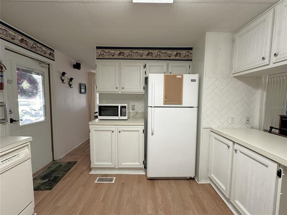 For Sale: $100,000 (2 beds, 2 baths, 1332 Square Feet)