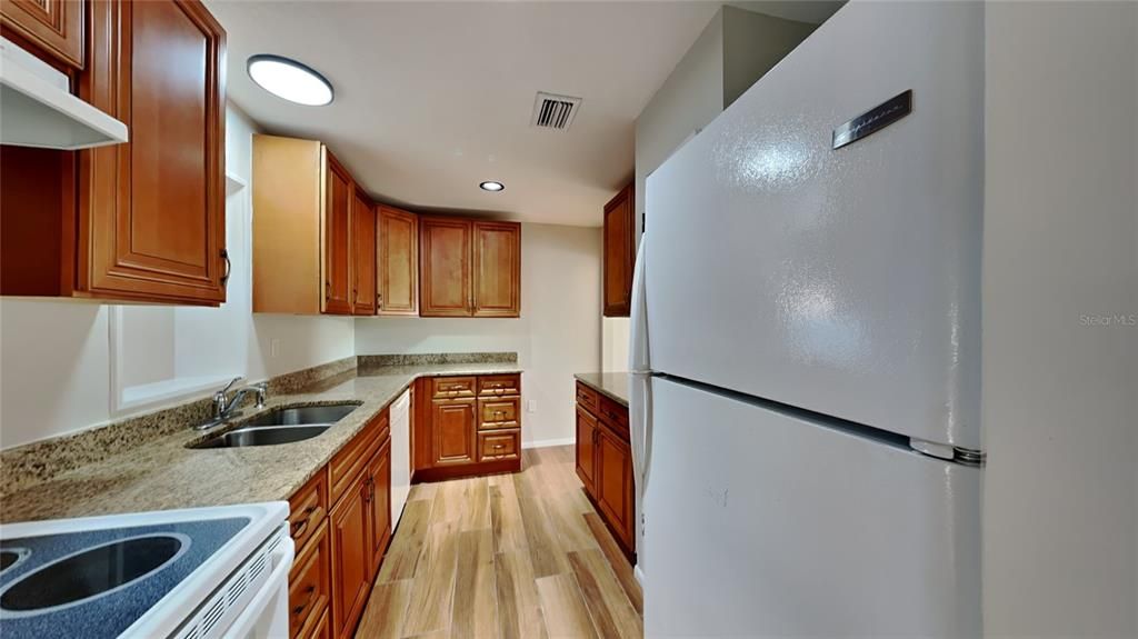 For Sale: $289,900 (3 beds, 2 baths, 1307 Square Feet)