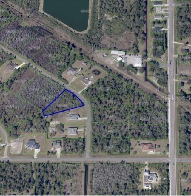 На продажу: $98,000 (1.05 acres)