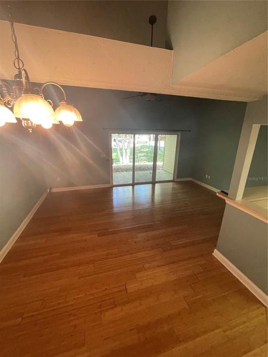 For Rent: $1,700 (2 beds, 2 baths, 1307 Square Feet)