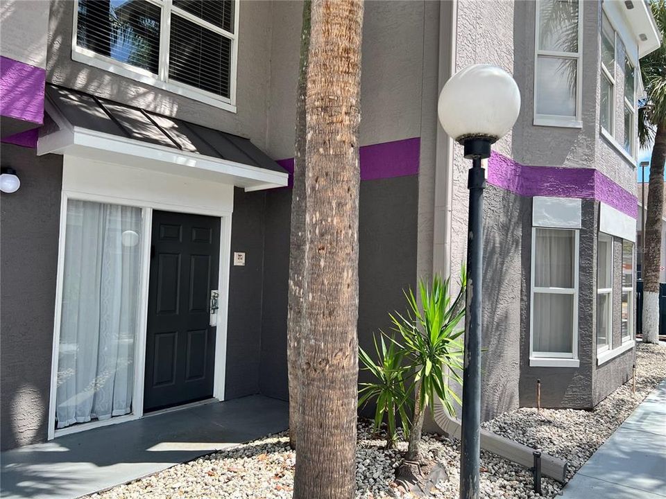 Active With Contract: $168,000 (1 beds, 1 baths, 524 Square Feet)