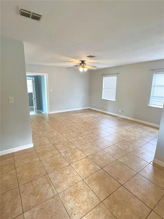 For Rent: $1,950 (4 beds, 2 baths, 1160 Square Feet)