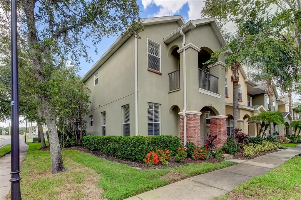 For Sale: $575,000 (4 beds, 3 baths, 2452 Square Feet)