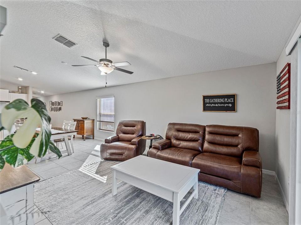 For Sale: $339,500 (3 beds, 2 baths, 1451 Square Feet)