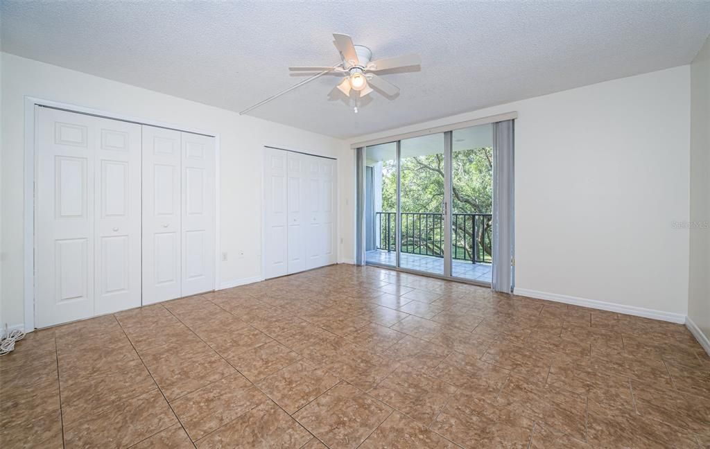 Active With Contract: $139,900 (1 beds, 2 baths, 775 Square Feet)