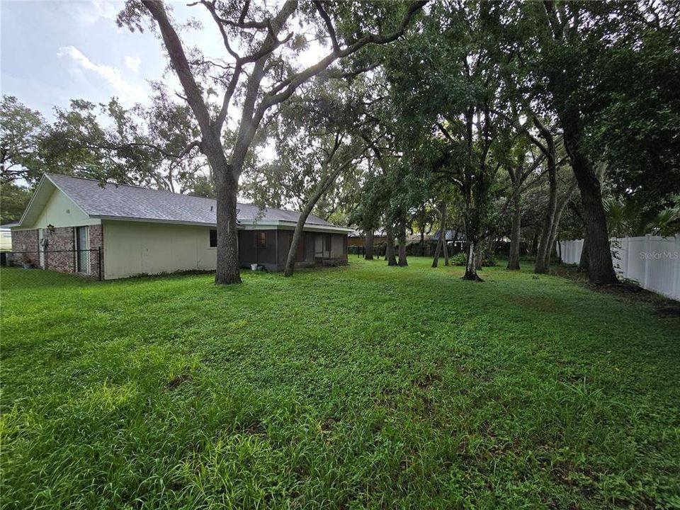 Active With Contract: $265,000 (3 beds, 2 baths, 1499 Square Feet)