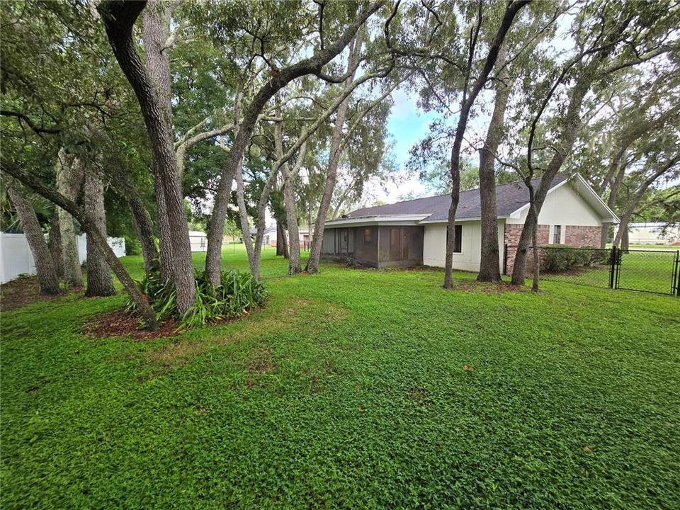 Active With Contract: $265,000 (3 beds, 2 baths, 1499 Square Feet)