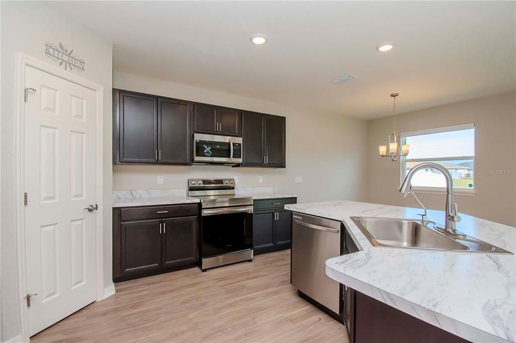 Active With Contract: $2,500 (3 beds, 2 baths, 1973 Square Feet)