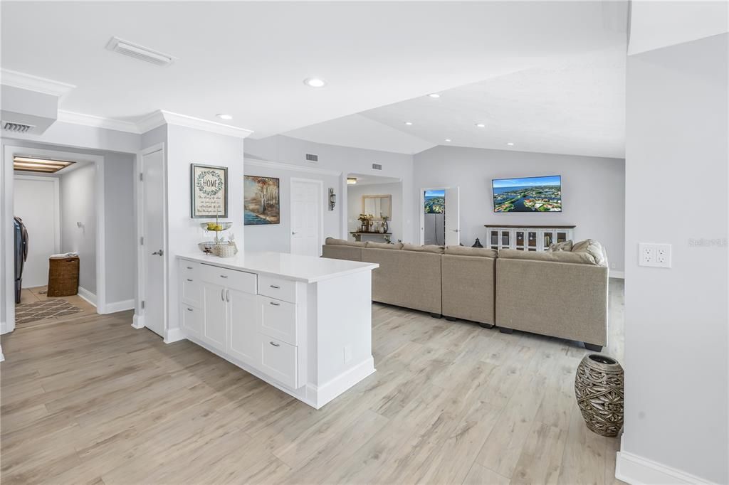 For Sale: $1,595,000 (4 beds, 2 baths, 2515 Square Feet)