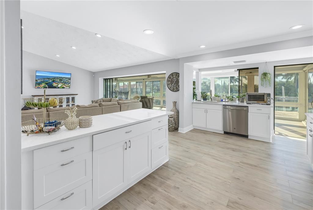 For Sale: $1,595,000 (4 beds, 2 baths, 2515 Square Feet)