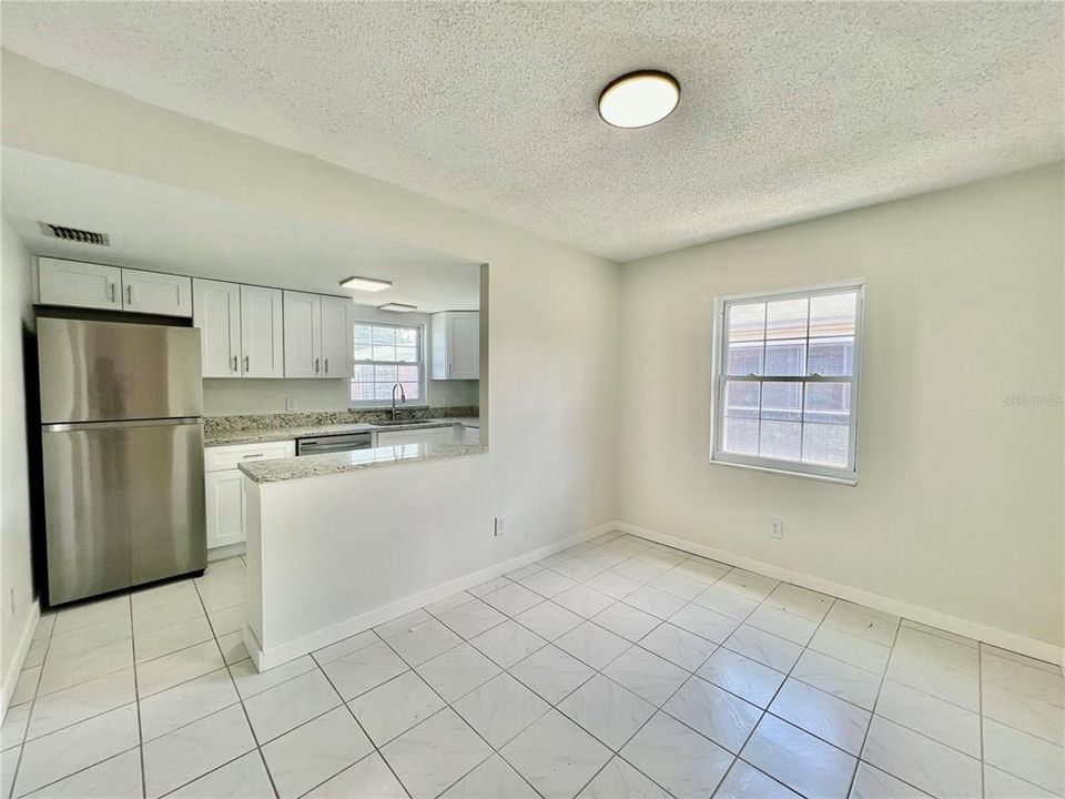 For Rent: $1,700 (2 beds, 2 baths, 940 Square Feet)