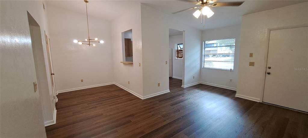 For Rent: $1,050 (2 beds, 1 baths, 868 Square Feet)