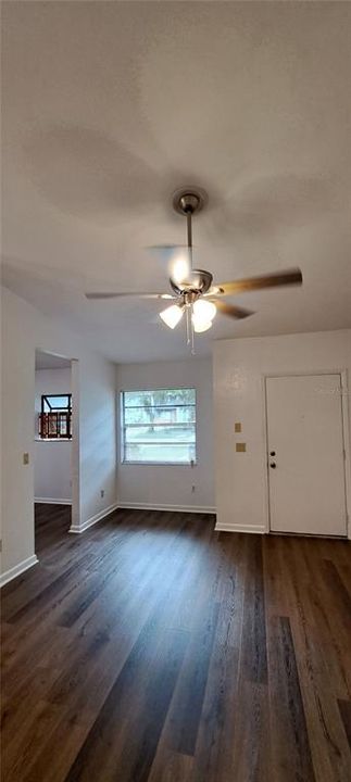 For Rent: $1,050 (2 beds, 1 baths, 868 Square Feet)