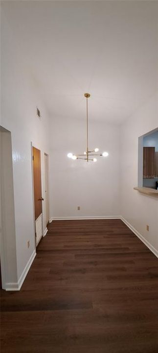 For Rent: $1,050 (2 beds, 1 baths, 868 Square Feet)