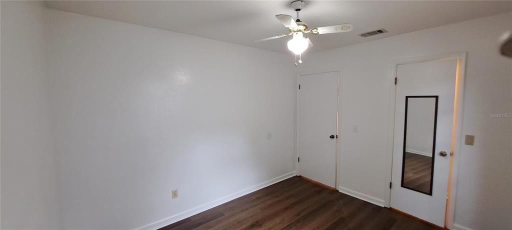 For Rent: $1,050 (2 beds, 1 baths, 868 Square Feet)