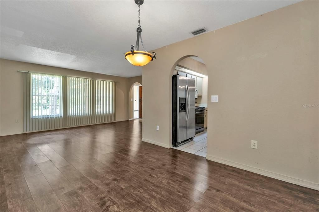 For Sale: $340,000 (3 beds, 2 baths, 1782 Square Feet)