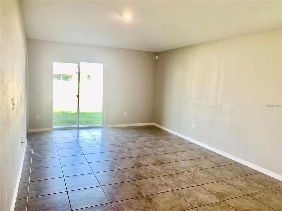 For Rent: $2,100 (3 beds, 2 baths, 1451 Square Feet)