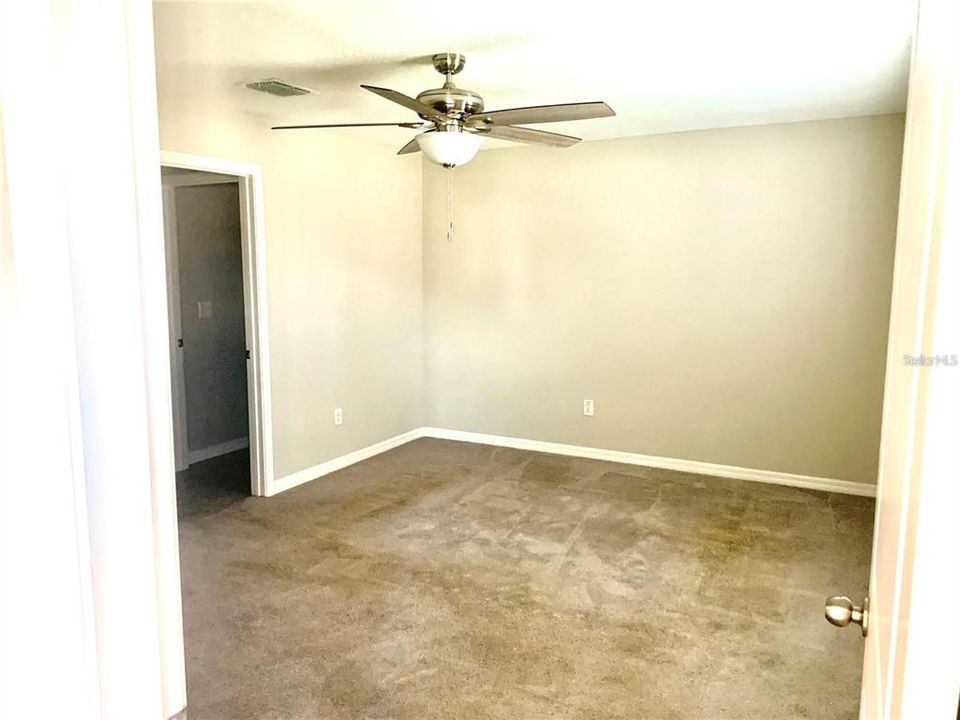 For Rent: $2,100 (3 beds, 2 baths, 1451 Square Feet)