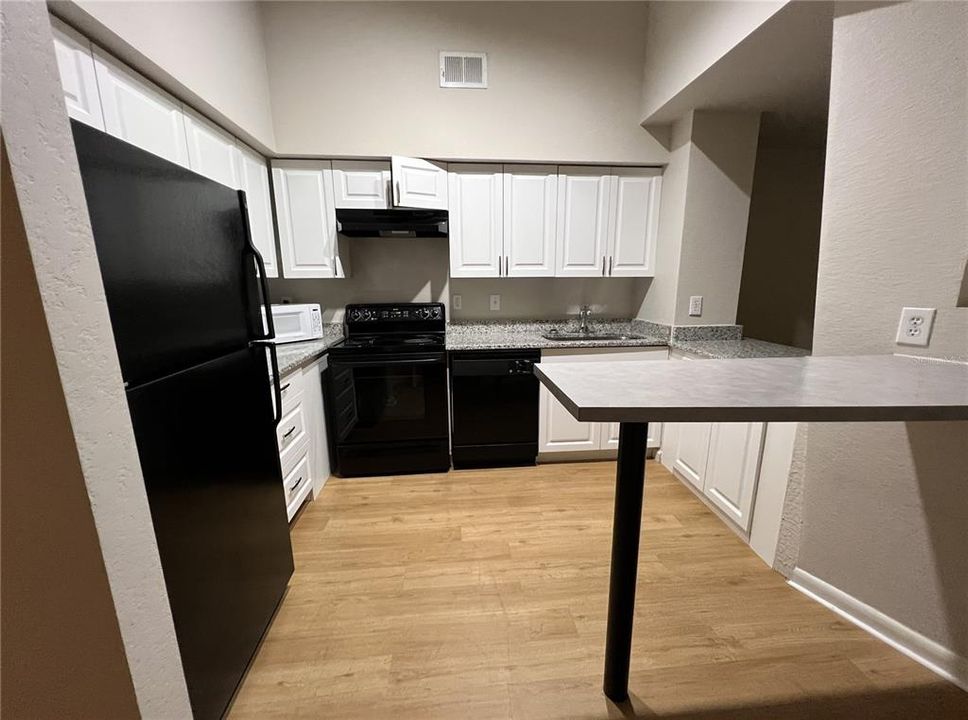 For Rent: $1,795 (1 beds, 1 baths, 789 Square Feet)