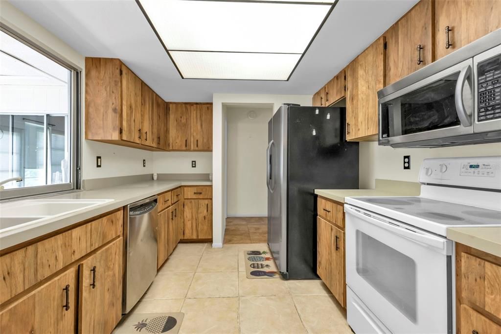 For Sale: $249,900 (3 beds, 2 baths, 1553 Square Feet)