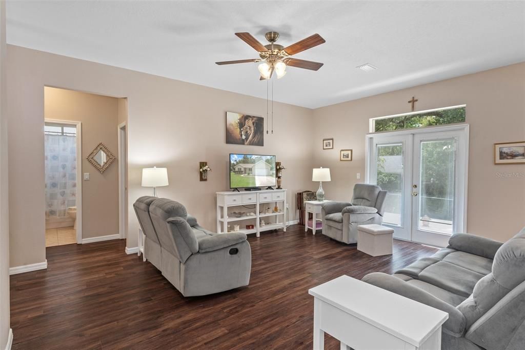 Active With Contract: $325,000 (4 beds, 2 baths, 1558 Square Feet)