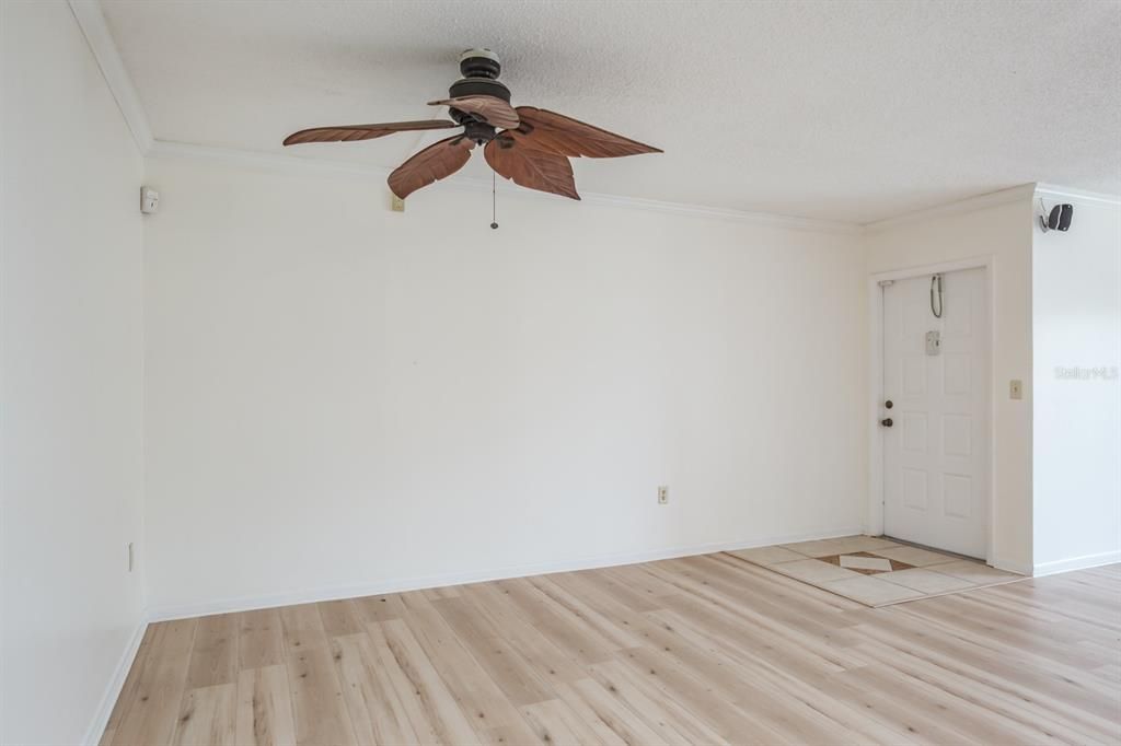 For Sale: $259,900 (3 beds, 2 baths, 1396 Square Feet)