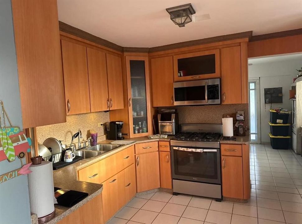 En Venta: $269,000 (3 camas, 3 baños, 1185 Pies cuadrados)