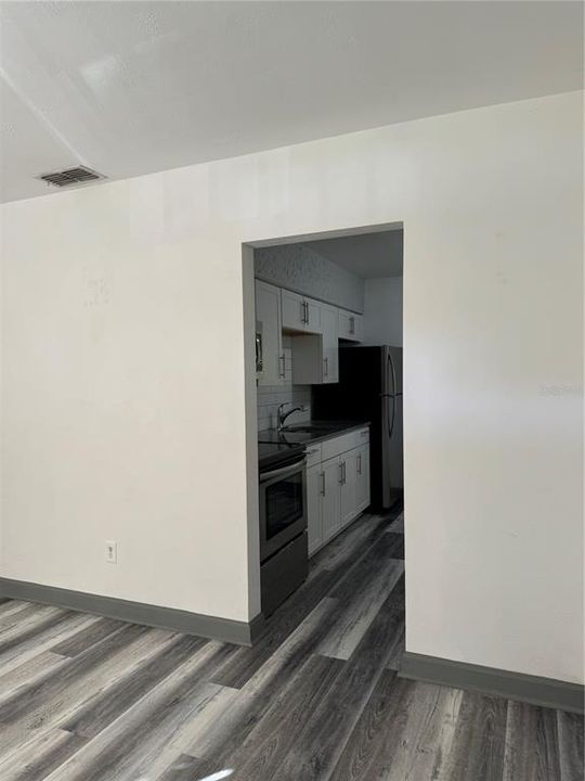 For Rent: $2,000 (3 beds, 1 baths, 720 Square Feet)