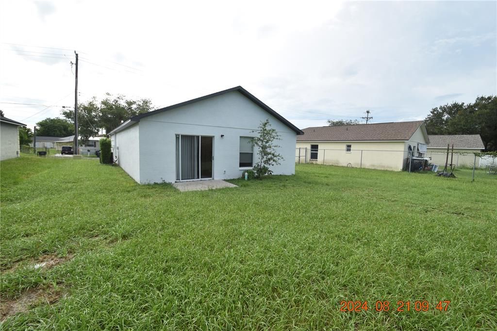 For Sale: $255,000 (3 beds, 2 baths, 1137 Square Feet)