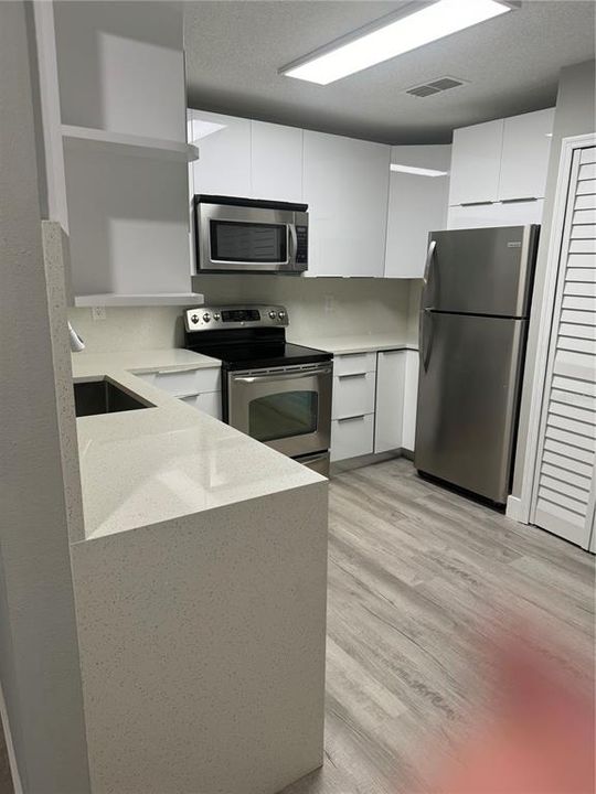 For Rent: $1,700 (2 beds, 2 baths, 928 Square Feet)