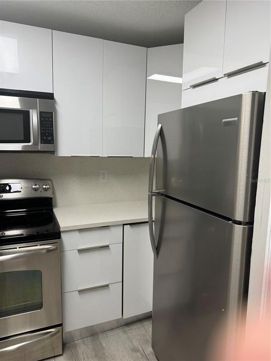 For Rent: $1,700 (2 beds, 2 baths, 928 Square Feet)