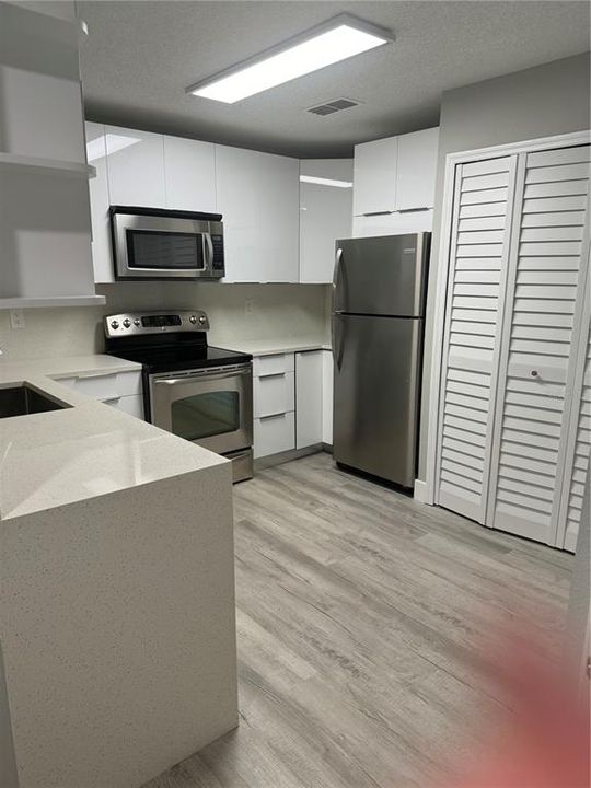 For Rent: $1,700 (2 beds, 2 baths, 928 Square Feet)