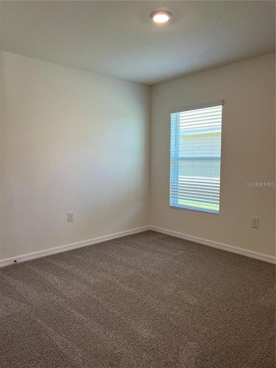 For Rent: $2,250 (4 beds, 2 baths, 1828 Square Feet)