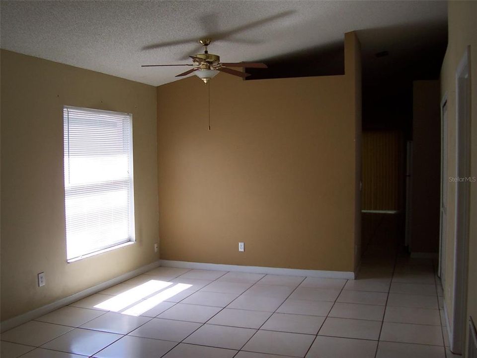 For Rent: $2,195 (3 beds, 2 baths, 1473 Square Feet)