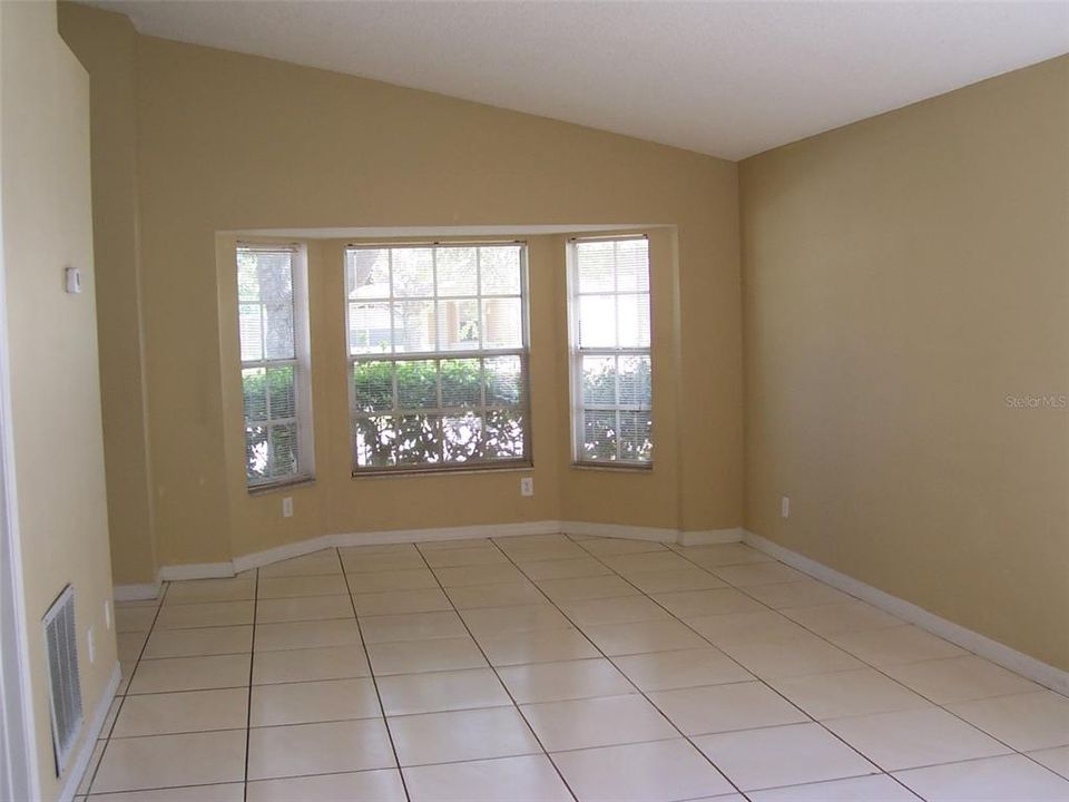 For Rent: $2,195 (3 beds, 2 baths, 1473 Square Feet)