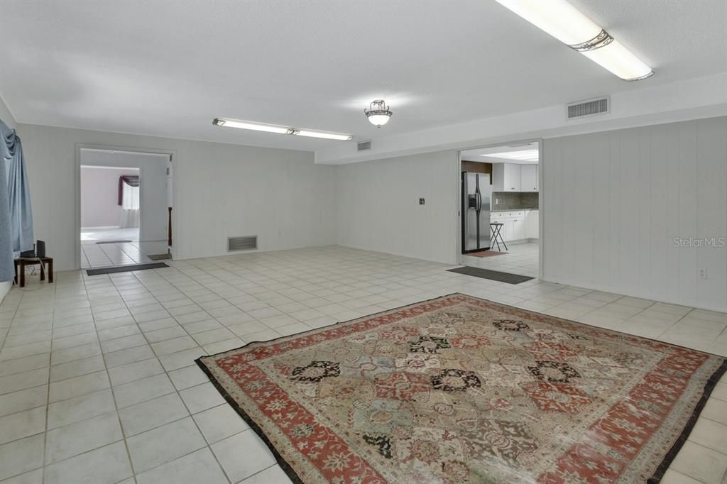 待售: $800,000 (6 贝兹, 3 浴室, 4900 平方英尺)