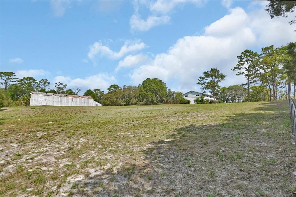 待售: $800,000 (6 贝兹, 3 浴室, 4900 平方英尺)