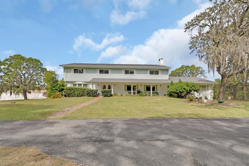 待售: $800,000 (6 贝兹, 3 浴室, 4900 平方英尺)