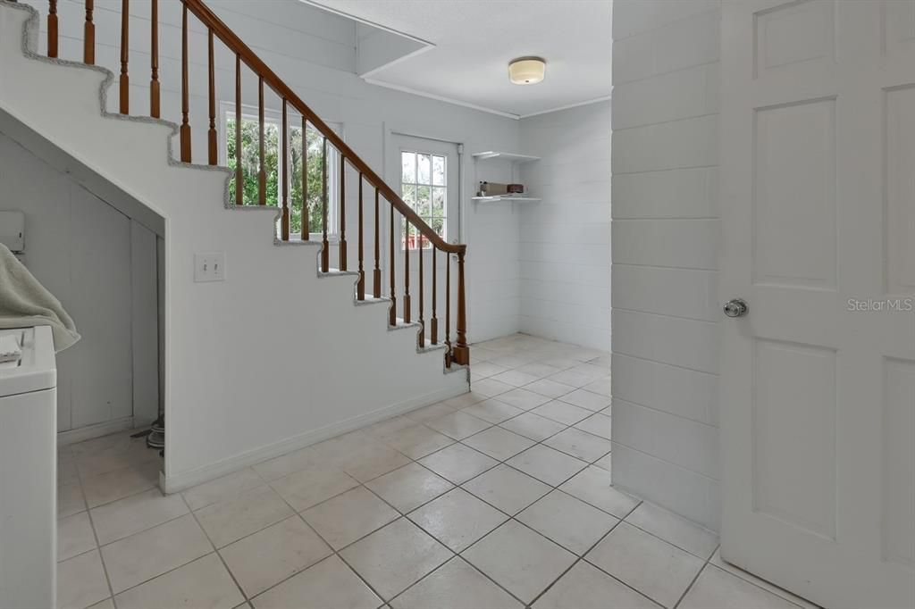 待售: $800,000 (6 贝兹, 3 浴室, 4900 平方英尺)