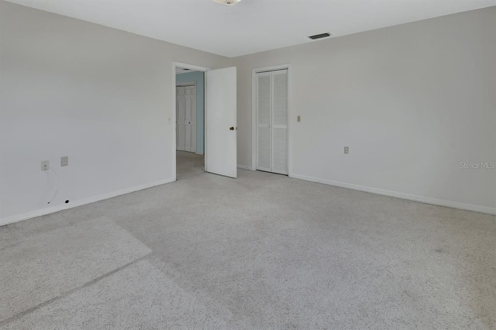 待售: $800,000 (6 贝兹, 3 浴室, 4900 平方英尺)