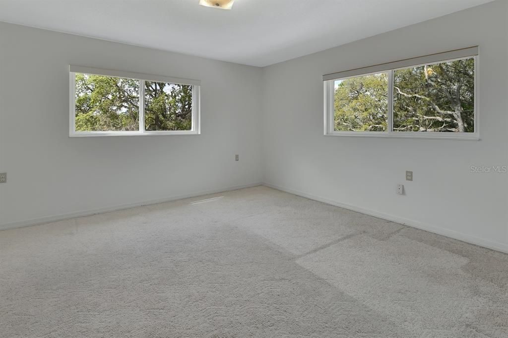 待售: $800,000 (6 贝兹, 3 浴室, 4900 平方英尺)