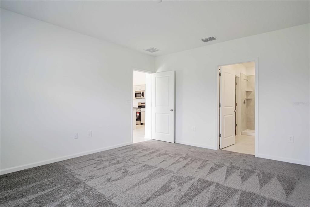 Active With Contract: $1,895 (3 beds, 2 baths, 1555 Square Feet)