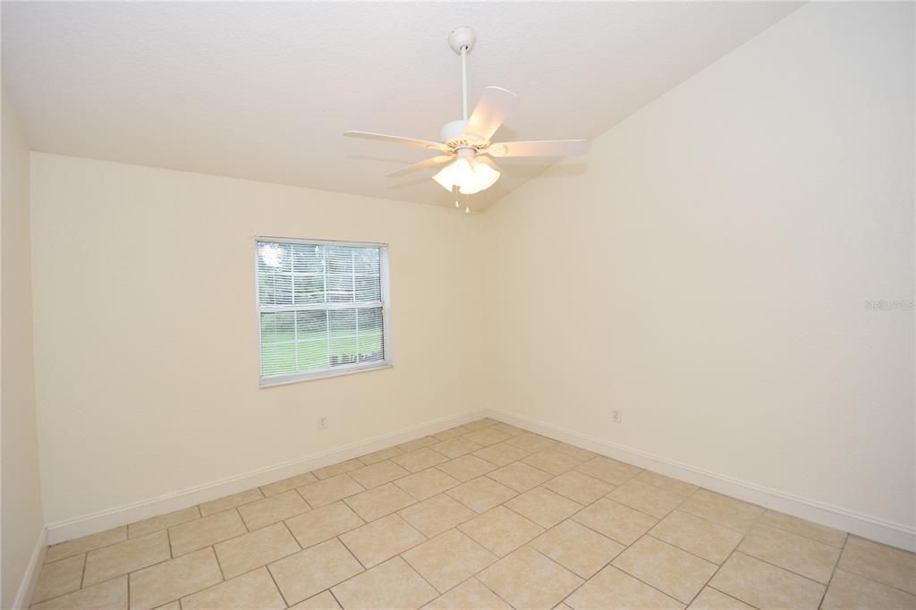 For Rent: $1,650 (3 beds, 2 baths, 1080 Square Feet)