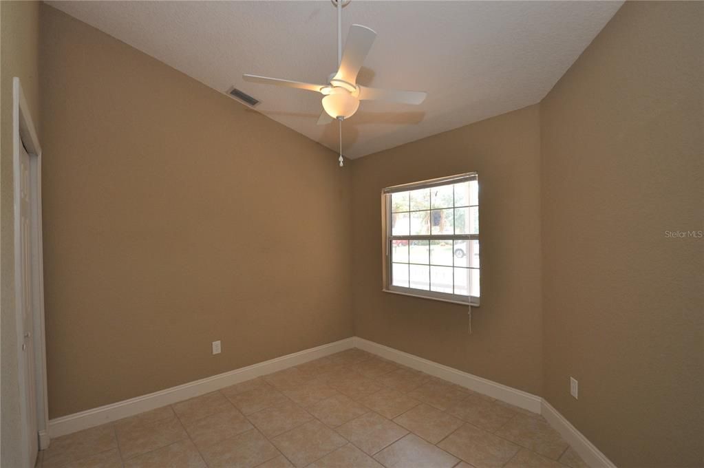 For Rent: $1,650 (3 beds, 2 baths, 1080 Square Feet)