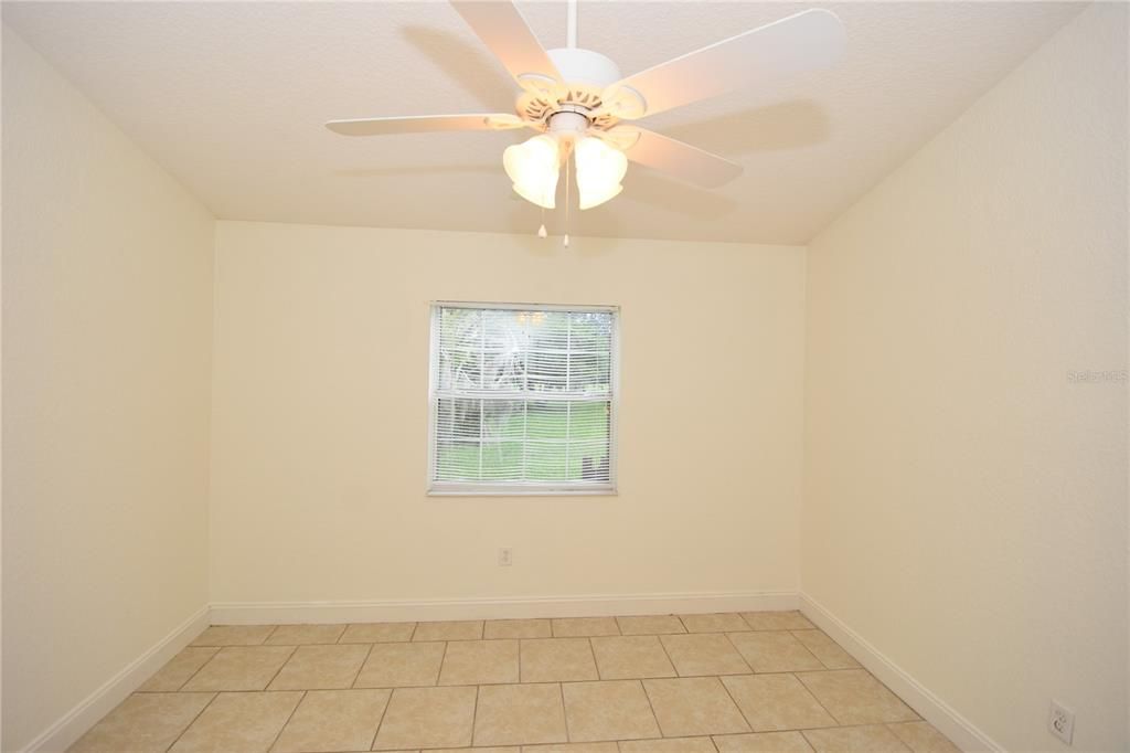 For Rent: $1,650 (3 beds, 2 baths, 1080 Square Feet)